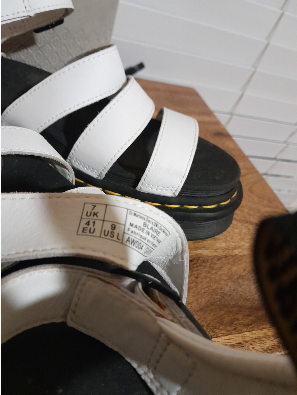 Dr Martens Blaire platform white black leather sandal sz 9 women's - Picture 5 of 10